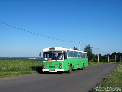 Автобус маршрута №4 на Дальних Яковцах