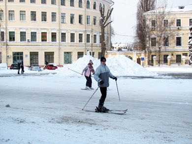 Лыжники на Контрактовой площади