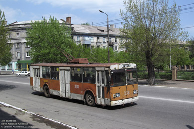 Не самый лучший троллейбус в Алчевске выглядит так
