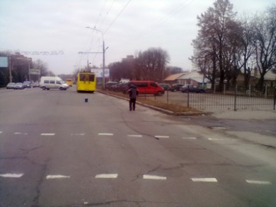 Обрыв контактной сети 13.12.11 на ул. Фрунзе. Троллейбусы стояли ок. 3-х часов