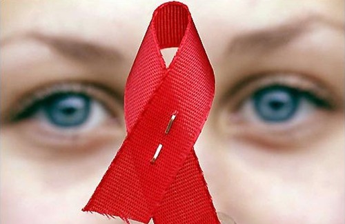 Красная ленточка — международный символ солидарности с ВИЧ-инфицированными людьми