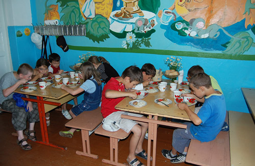 У пришкільних таборах Полтави годували на 16 гривень в день