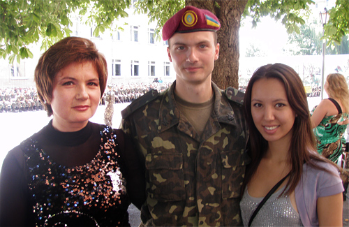 Наталія Лобанова з сином Антоном та небогою Айсою