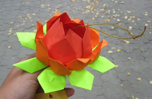 В Полтаве обучали оригами и показывали Фалуньгун