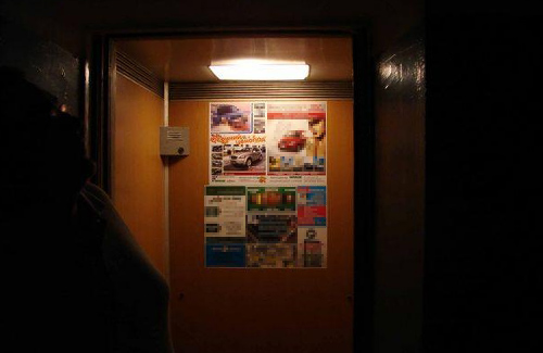 Реклама в лифтах: тонкая грань между легальным бизнесом и благоустройством