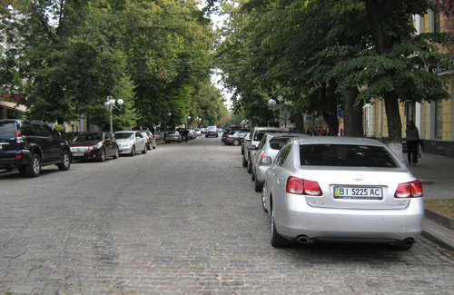 В ближайшее время на улице Октябрьской появится парковка