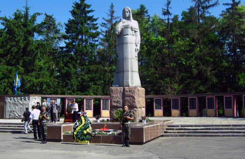 Меморіал загиблим у ВВв в селі Великі Липняги Семенівського району