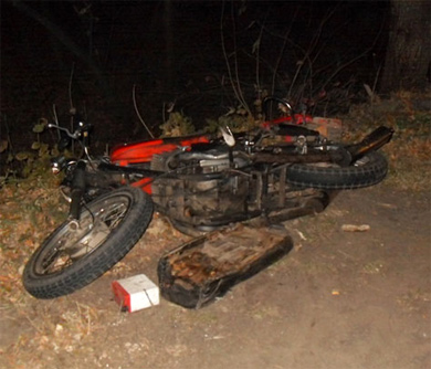 У Миргородському районі мотоцикл не розминувся з ВАЗом