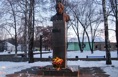 Пам’ятник Євгену Гребінці у місті Гребінка