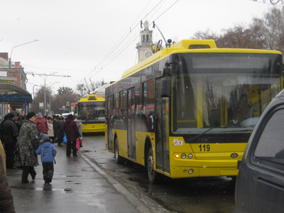 ДТП у Полтаві зупинило рух тролейбусів на 2 години