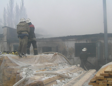 В Кременчуге пожар на вагоностроительном заводе тушили 4 часа