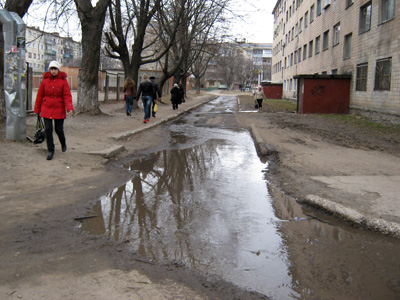По полтавським вулицям тече питна вода