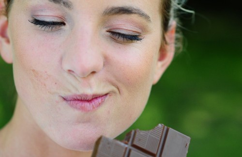 Дівчата обожнюють шоколад