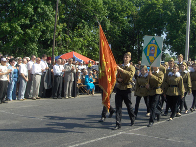 Сьогодні в Автозаводському районі відбувся парад до Дня Перемоги