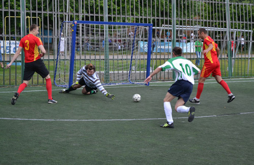 Полтавські митники, бізнесмени та журналісти зіграли у футбол