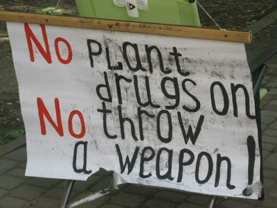 Мировые СМИ узнают о подбрасывании наркотиков и оружия в Полтаве