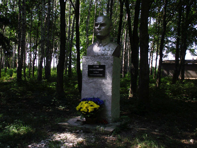 Памятник Кулику