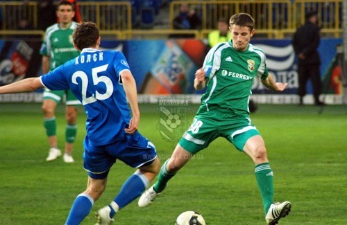 Владимир Чеснаков в матче с «Днепром»