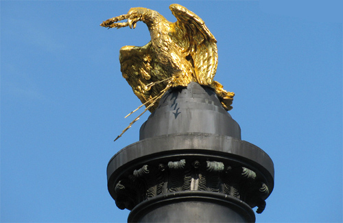 Орел на Монументі Слави в Полтаві