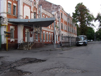 Брусчатка на улице Спасской возле кондитерской фабрики