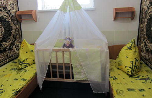У Полтаві відкрили камеру-кімнату матері та дитини