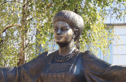 Пам’ятник Раїсі Кириченко у Полтаві