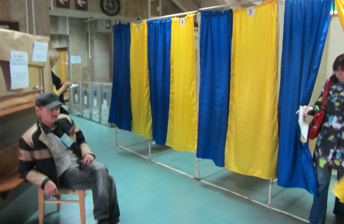 Выборы в Полтаве по 144 округу: явка меньше, чем 30%
