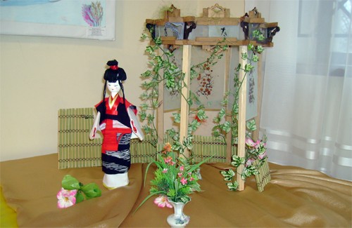 Лялька Японії, колективна робота. Гурток «Дивний світ оригамі»