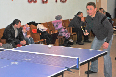 Валерій Пархоменко грає в настільний теніс