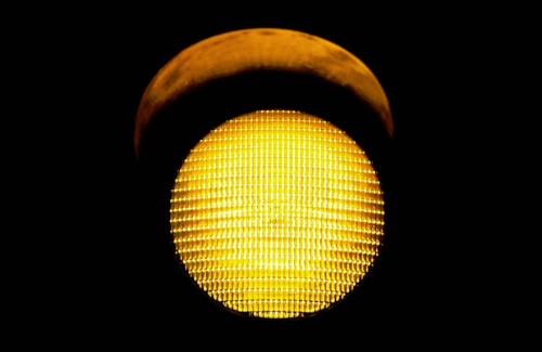 Світлофор з постійним блимаючим жовтим світлом