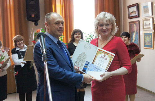 У Полтаві нагородили переможців І етапу конкурсу «Вихователь року — 2013»