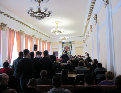 Представники влади, перевізників та громади Полтави повністю заповнили сесійну залу