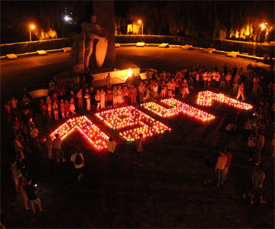 Більше тисячі свічок пам’яті запалали на Меморіалі Солдатської Слави