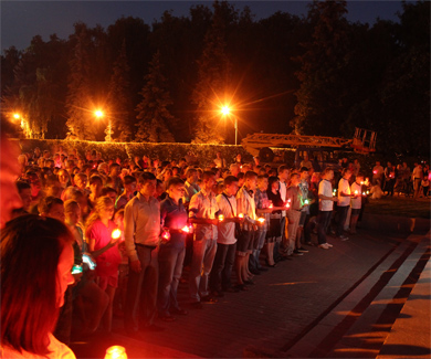 Більше тисячі свічок пам’яті запалали на Меморіалі Солдатської Слави