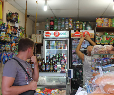 Молоді регіони взялися контролювати продаж алкоголю неповнолітнім у Полтаві