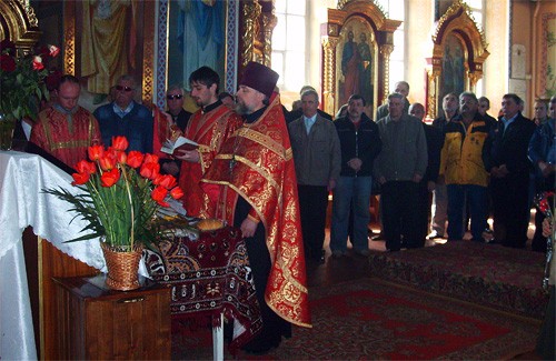 У Свято-Макаріївському соборі пом’янули померлих від чорнобильської радіації