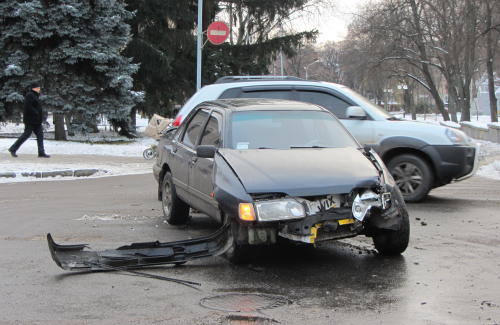 Автомобіль Ford після аварії