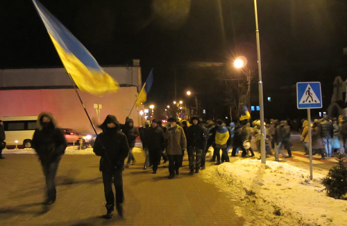 Пікетувальники направляються до обласного Управління МВС України