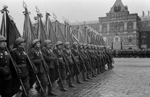 Парад Перемоги 24 червня 1945 на Червоній площі в Москві