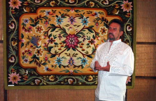 Петро Шевчук, майстр-килимар, представляє свої килими