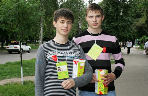 Волонтеры акции «Сердце к сердцу» Андрей Копанишин и Константин Полончук