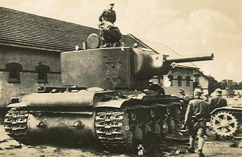 КВ-2. Монстр радянського танкобудування, до розробки якого був залучений Духов
