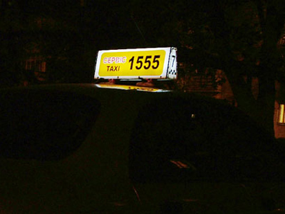 Лайтбокс на крыше такси («фишка») подсвечен светодиодами
