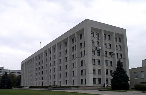 Будівля, яку ділять Полтавська облдержадміністрація та Полтавська обласна рада