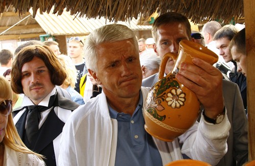 Володимир Литвин на Сорочинському ярмарку, серпень 2009