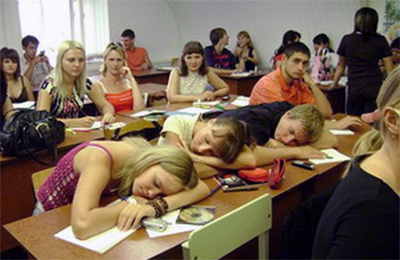 Студенты спят на парах