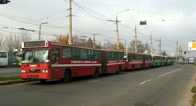 Автобусы СП «УМАК» на конечной «Героев Сталинграда»