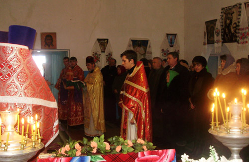 Віряни «кинули» церкву Московського патріархату заради Київського