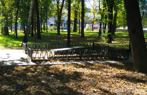 В Петровском парке похоронены красноармейцы, погибшие в бою с войсками петлюровцев