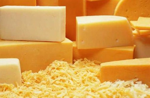 Заводам на Полтавщині заборонили продавати сир